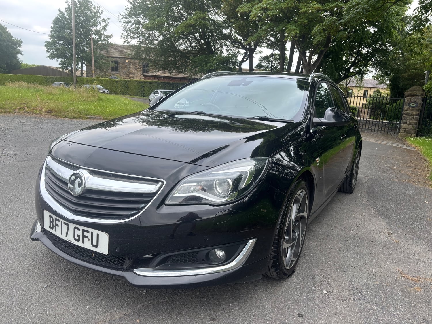 Vauxhall Insignia 2017 - Cars in Leeds