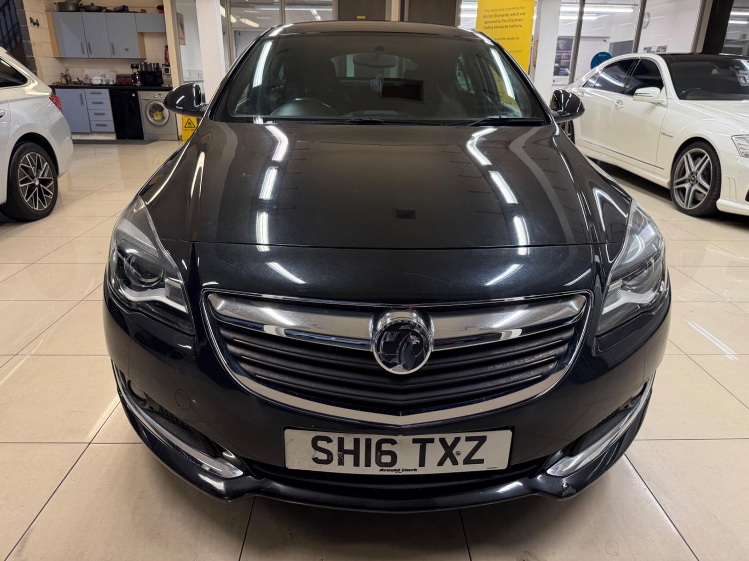 [ berth ]Vauxhall Insignia