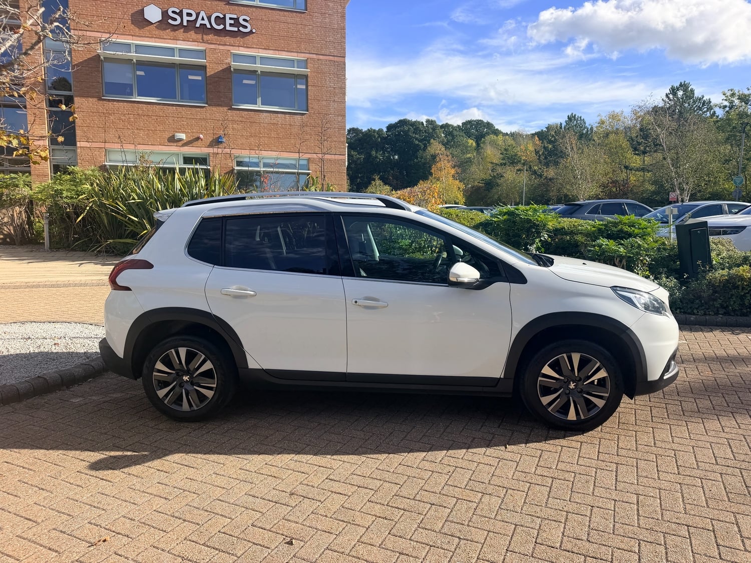 [ berth ]Peugeot 2008