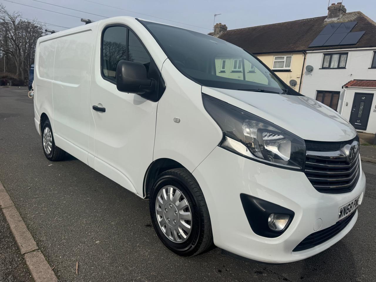 [ berth ]Vauxhall Vivaro