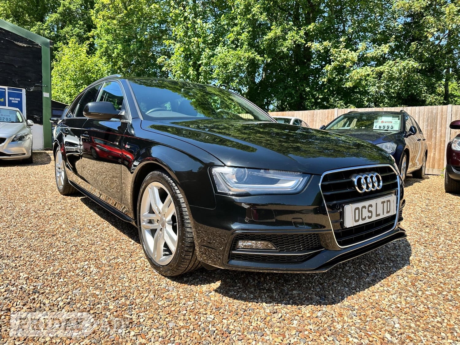 Audi A4 Avant Hook
