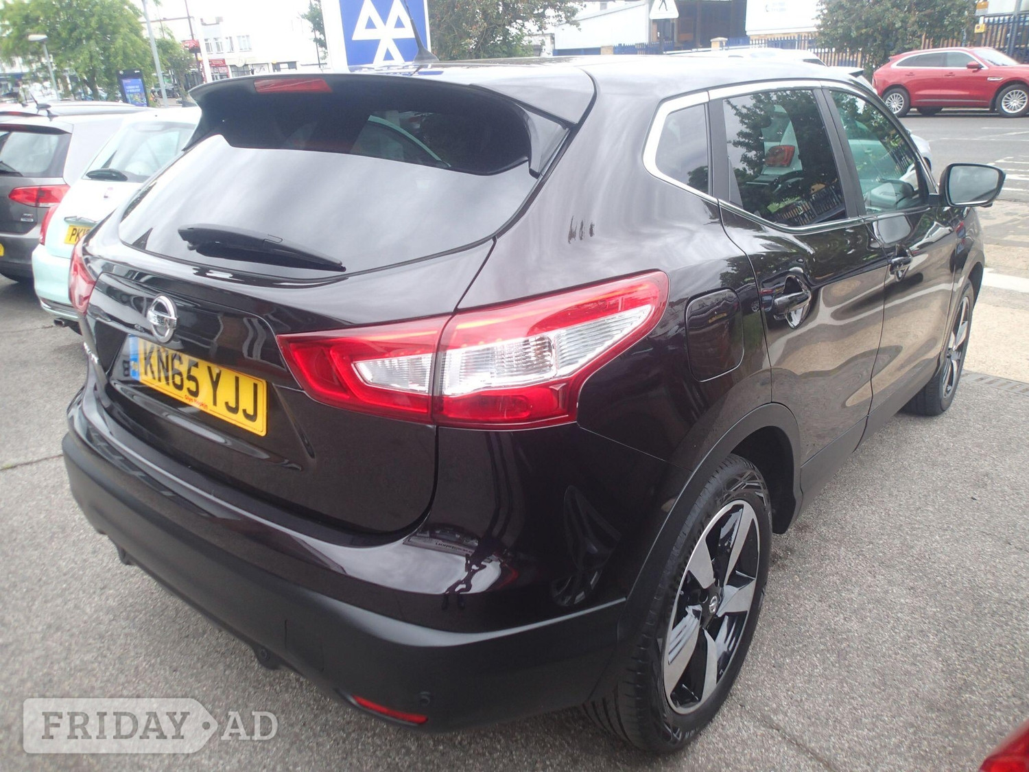 Nissan Qashqai 2015 - Cars in Leigh-On-Sea