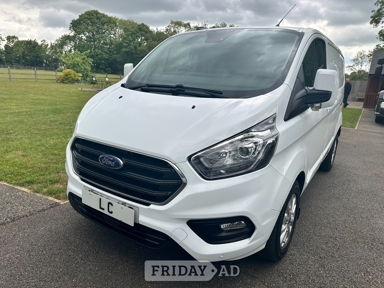 [ berth ]Ford Transit Custom