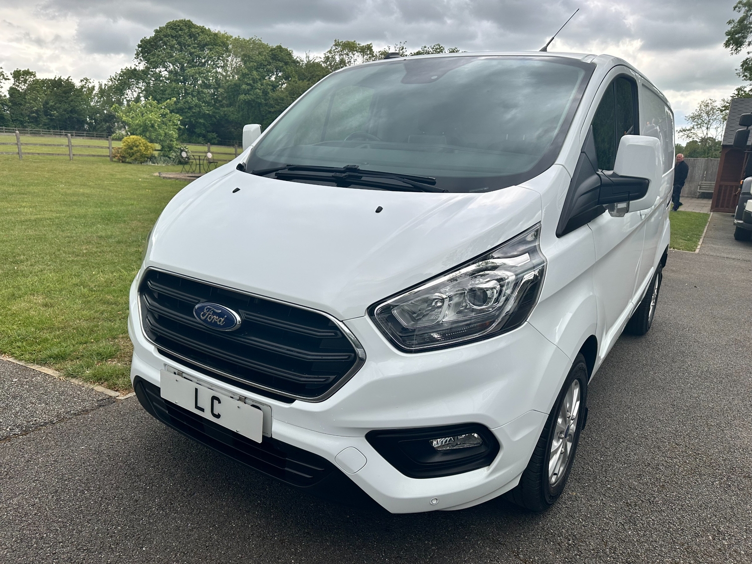 [ berth ]Ford Transit Custom
