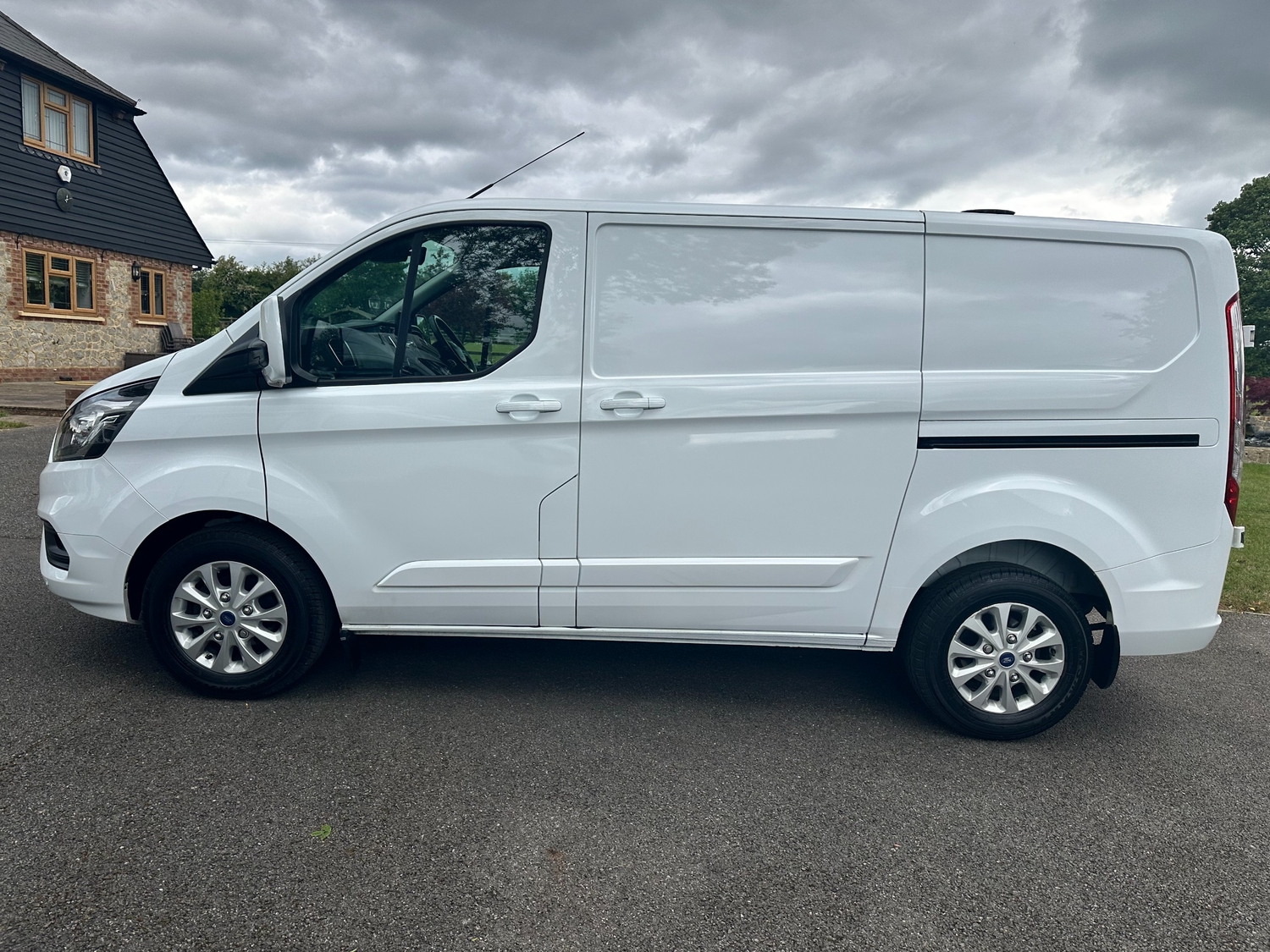 Ford Transit Custom 2023 - Vans & Commercial Vehicles in Maidstone