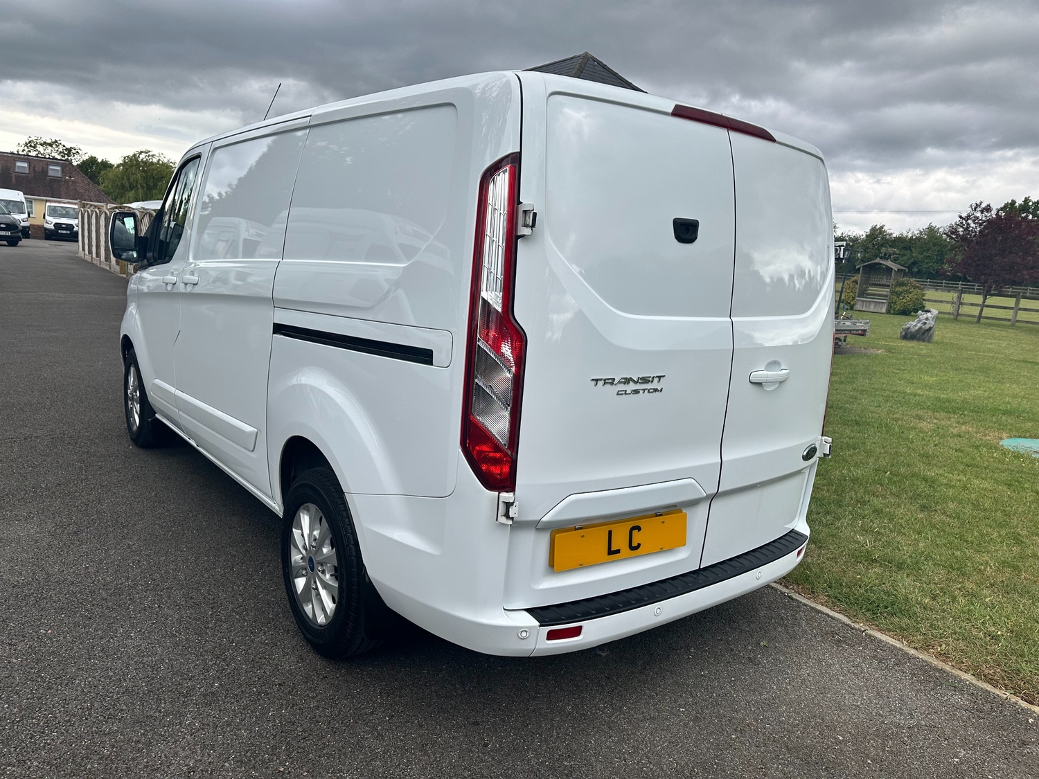 Ford Transit Custom 2023 - Vans & Commercial Vehicles