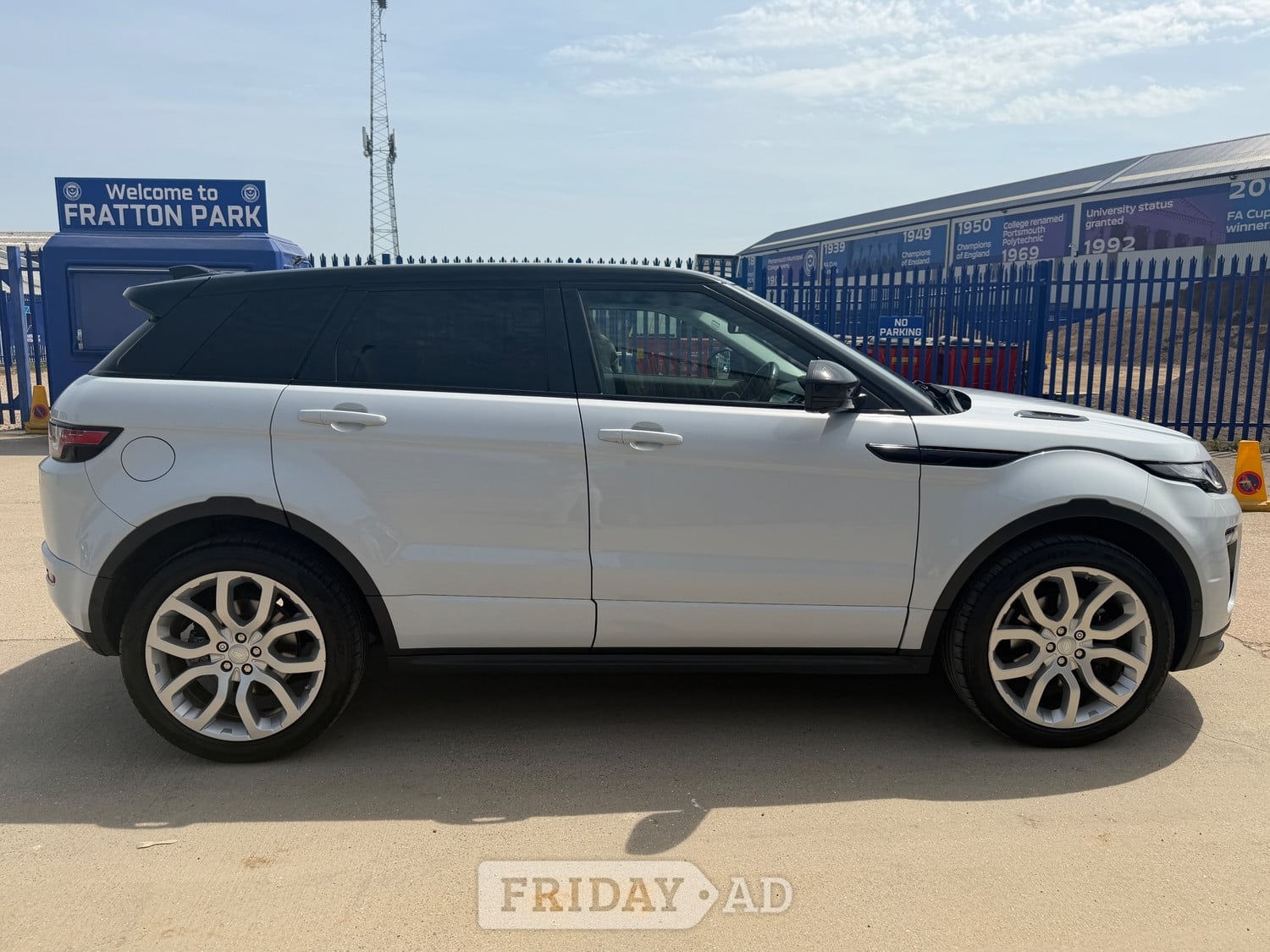 [ berth ]Land Rover Range Rover Evoque