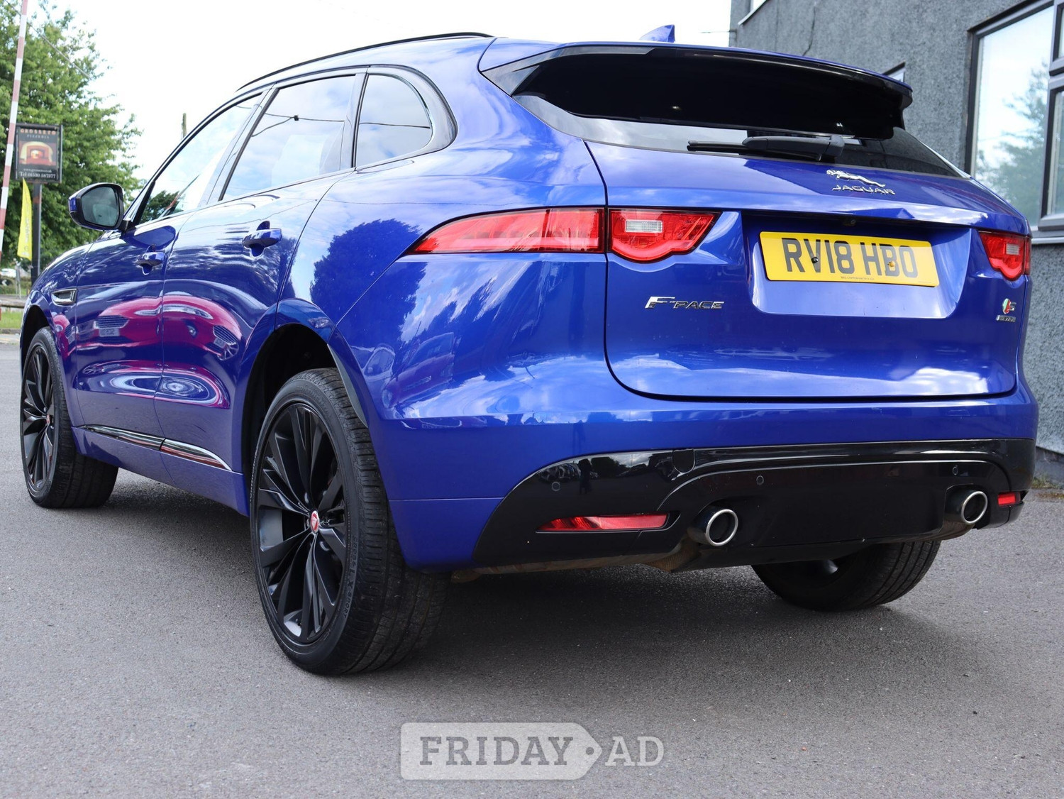 [ berth ]Jaguar F-Pace