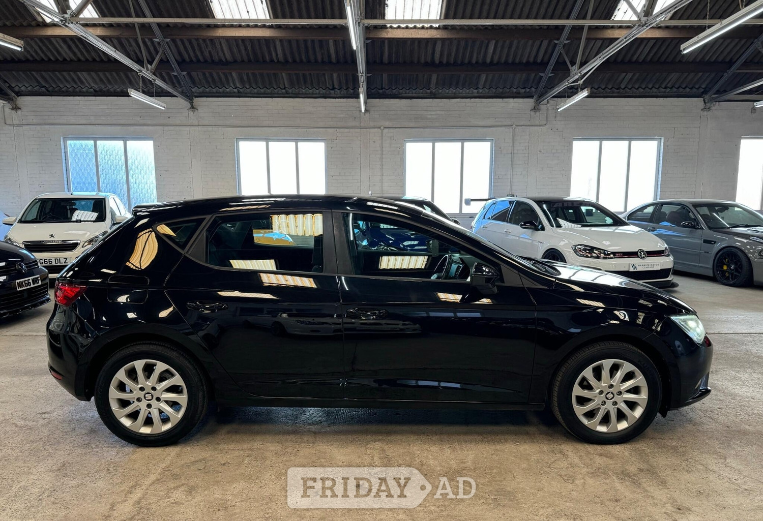 [ berth ]SEAT Leon