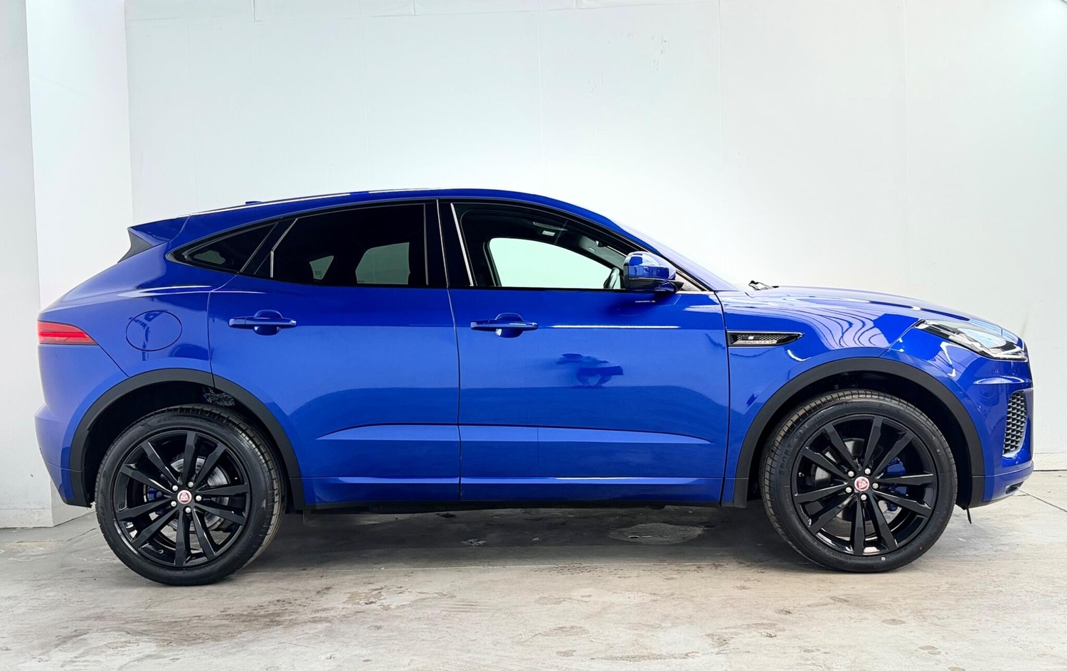 [ berth ]Jaguar E-Pace