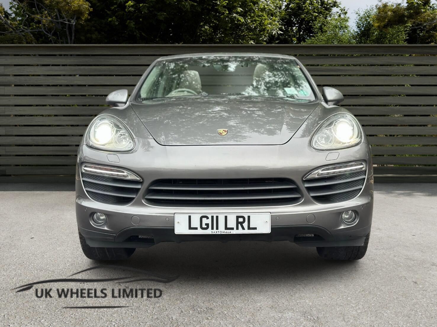 [ berth ]Porsche Cayenne