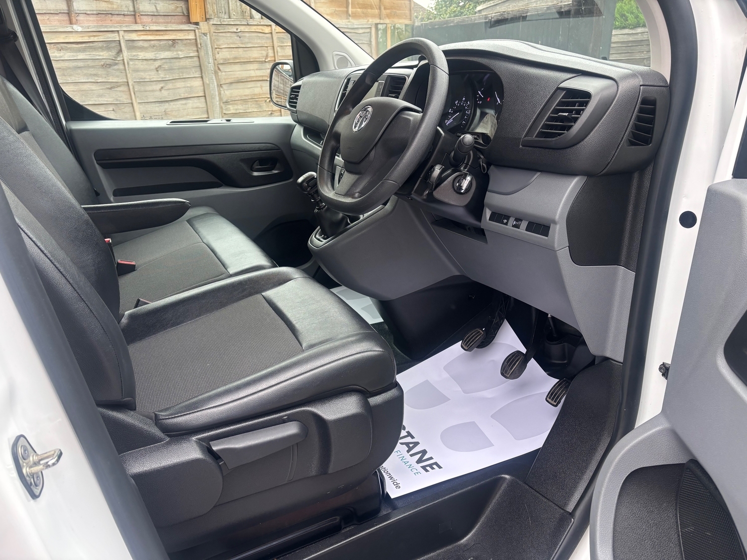 [ berth ]Vauxhall Vivaro