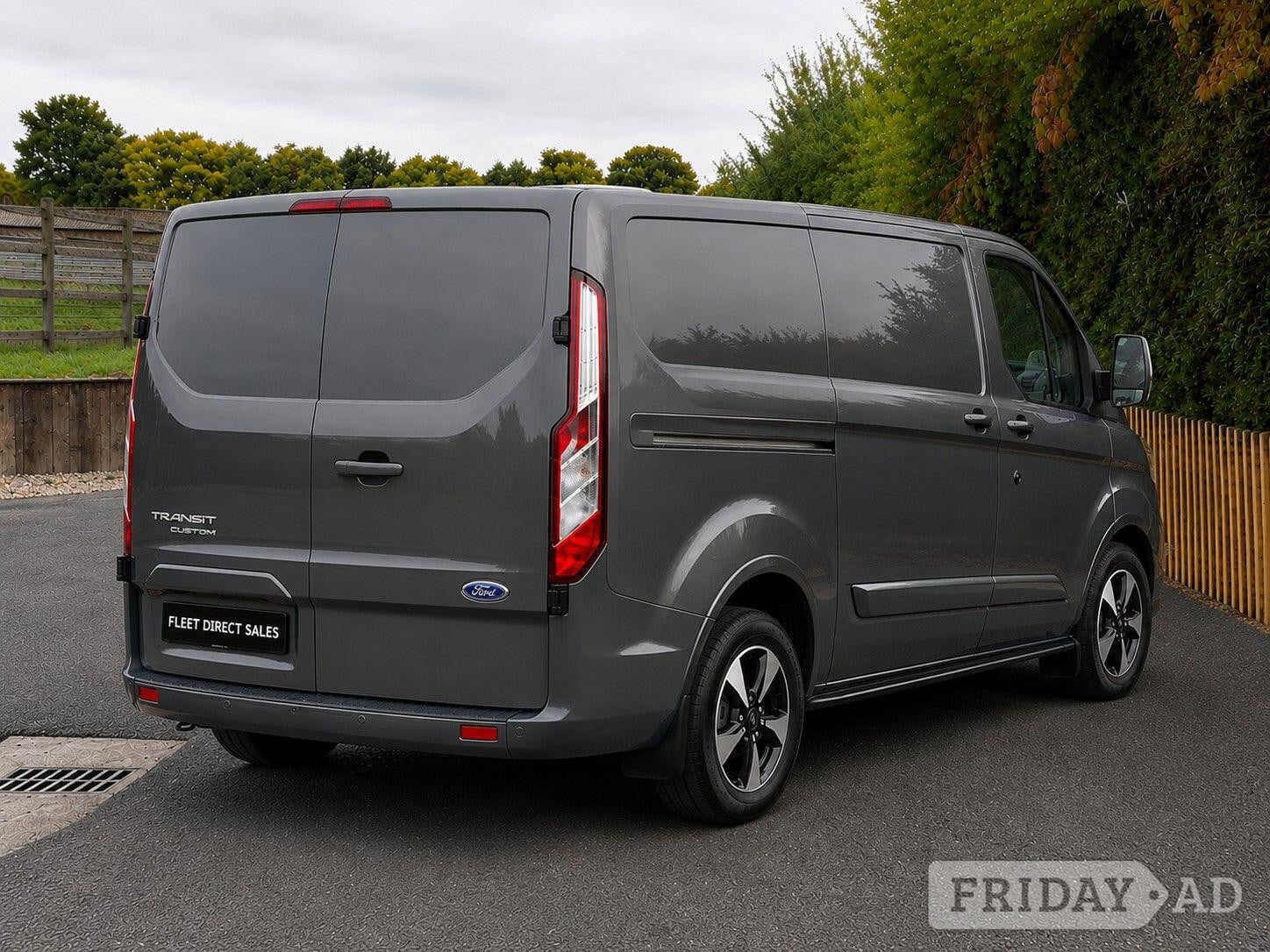 [ berth ]Ford Transit Custom