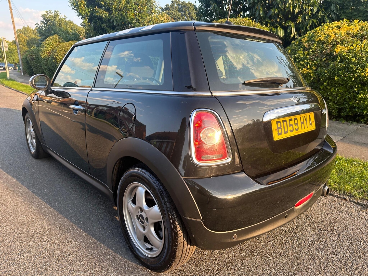 Mini Hatch 2010 - Cars in Sunbury-On-Thames