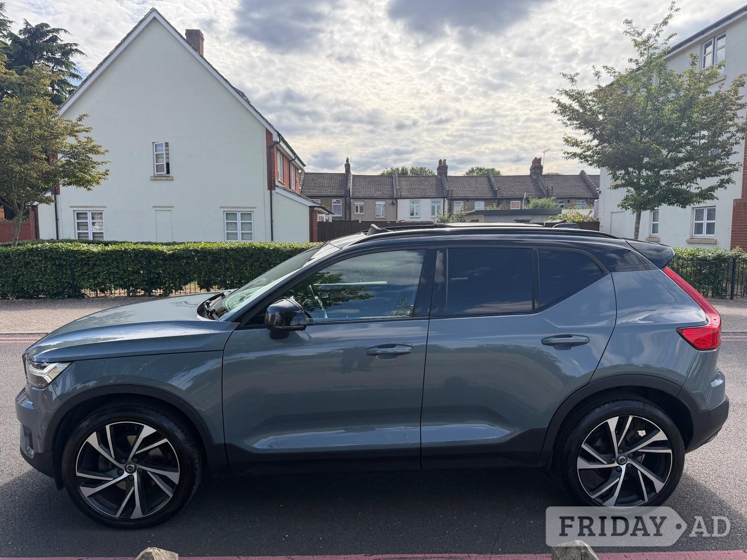 Volvo XC40 2020 - Cars
