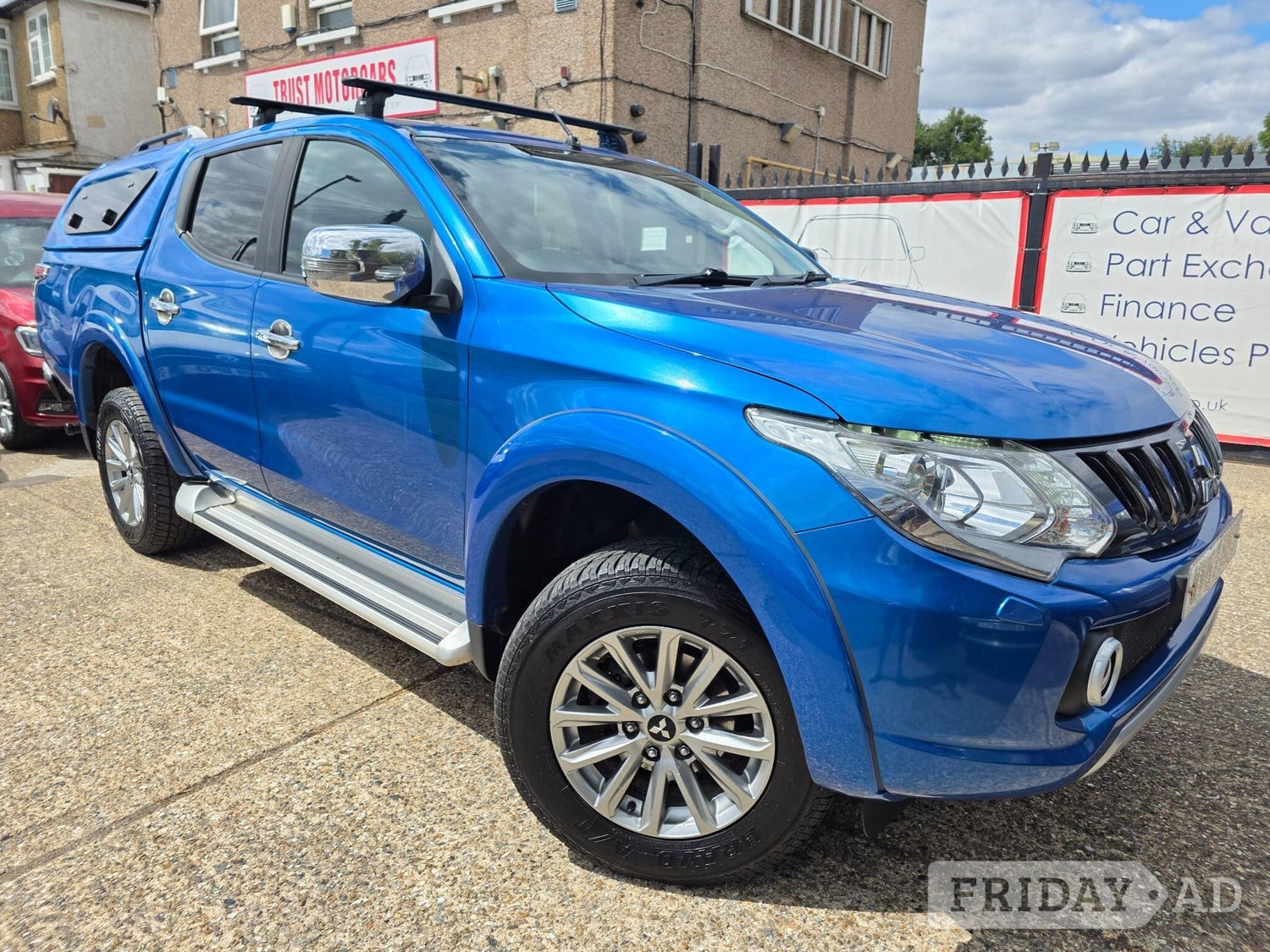 Mitsubishi L200 2017 in Hounslow