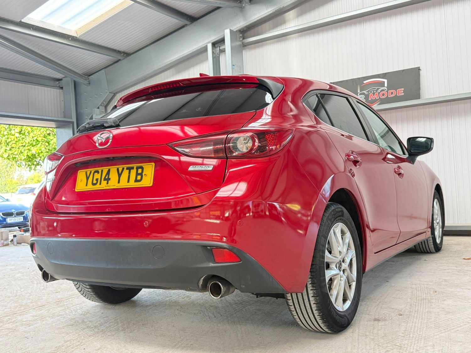 Mazda 3 2014 - Cars in Hillingdon