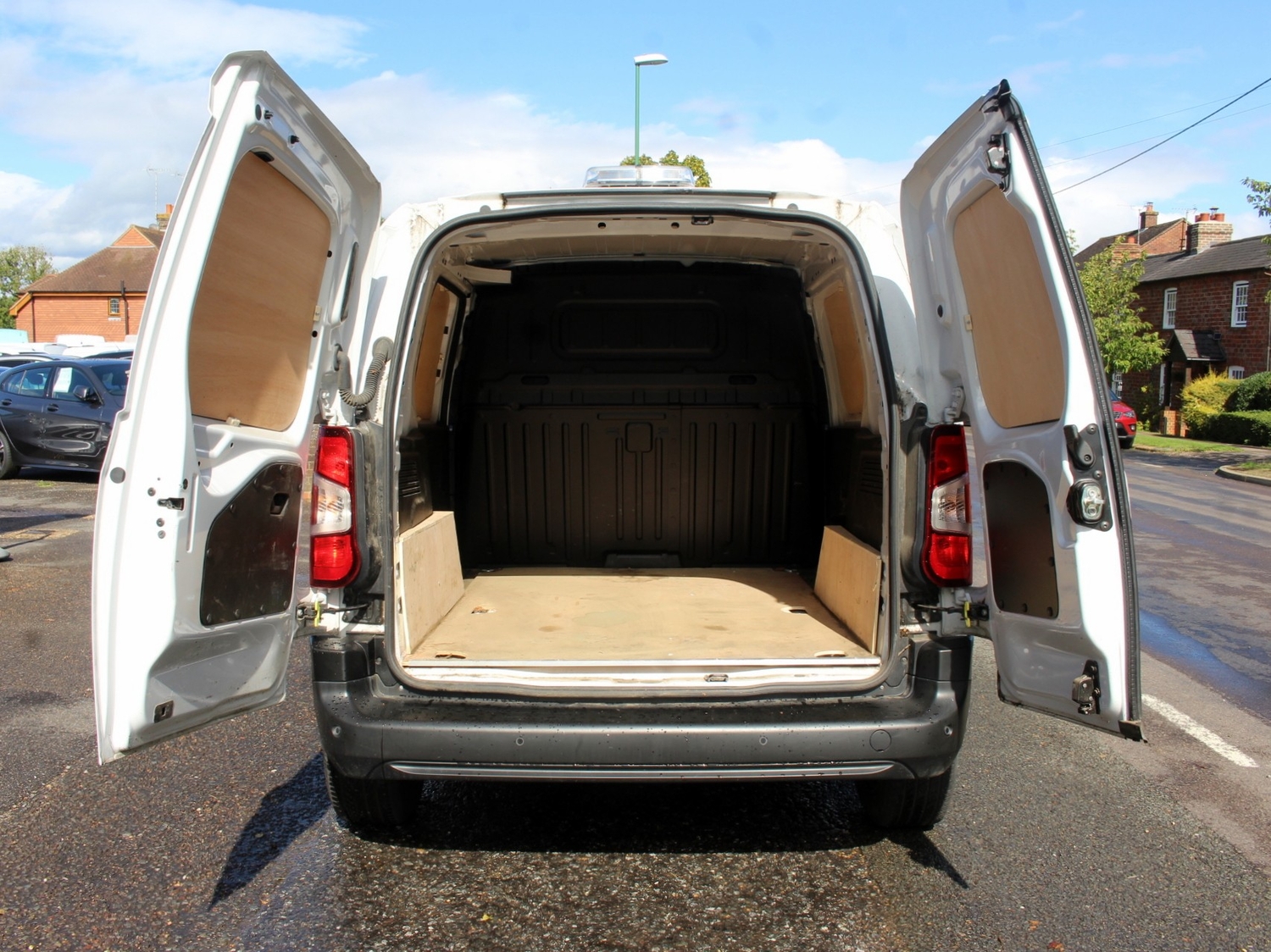 Vauxhall Combo 2024 - Vans & Commercial Vehicles in Hassocks