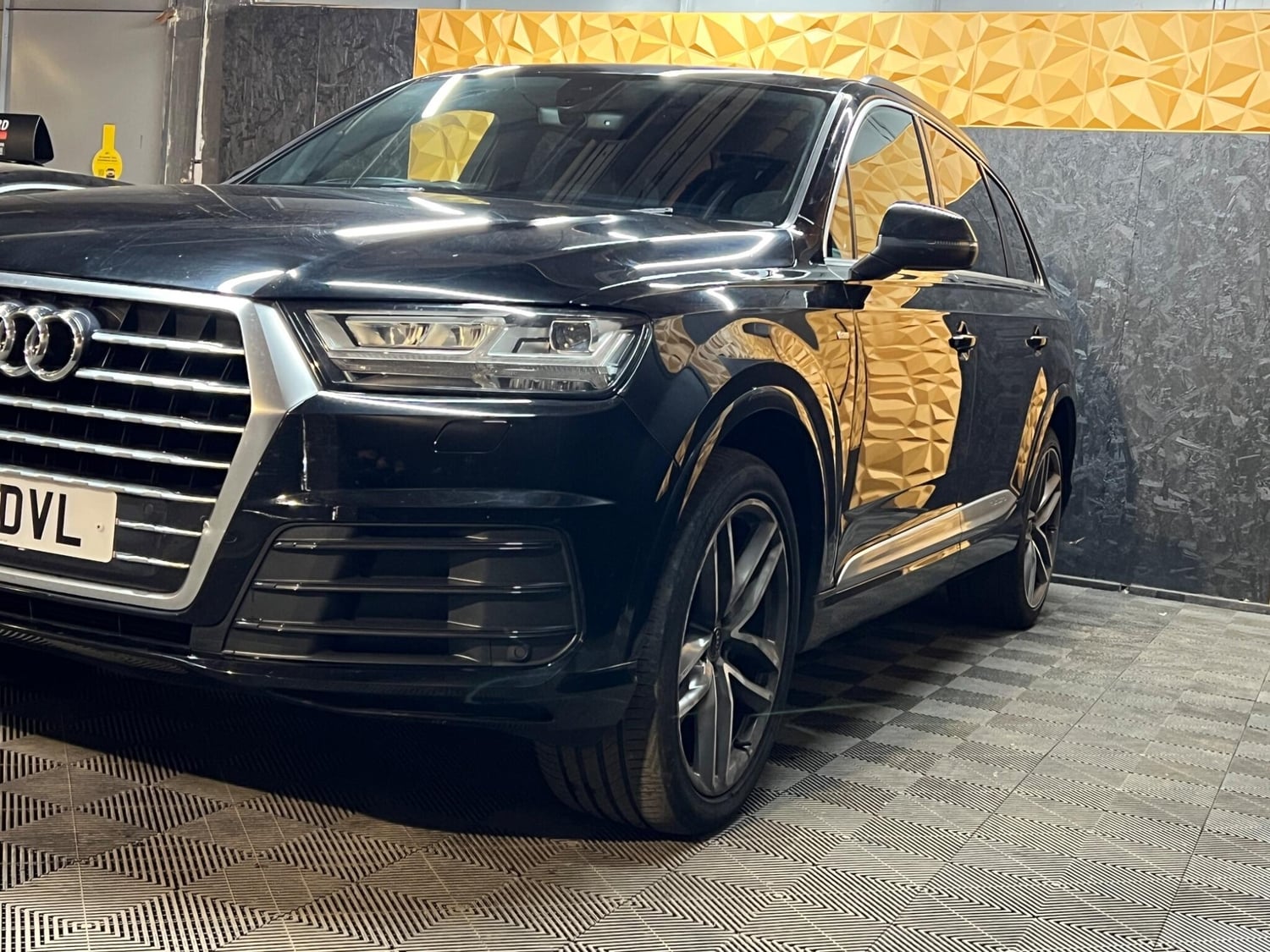 [ berth ]Audi Q7