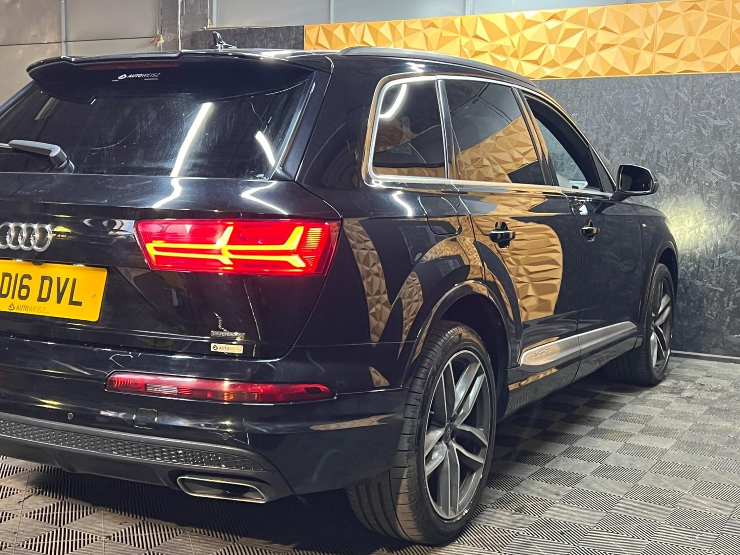 Audi Q7 2016 - Cars in Halifax
