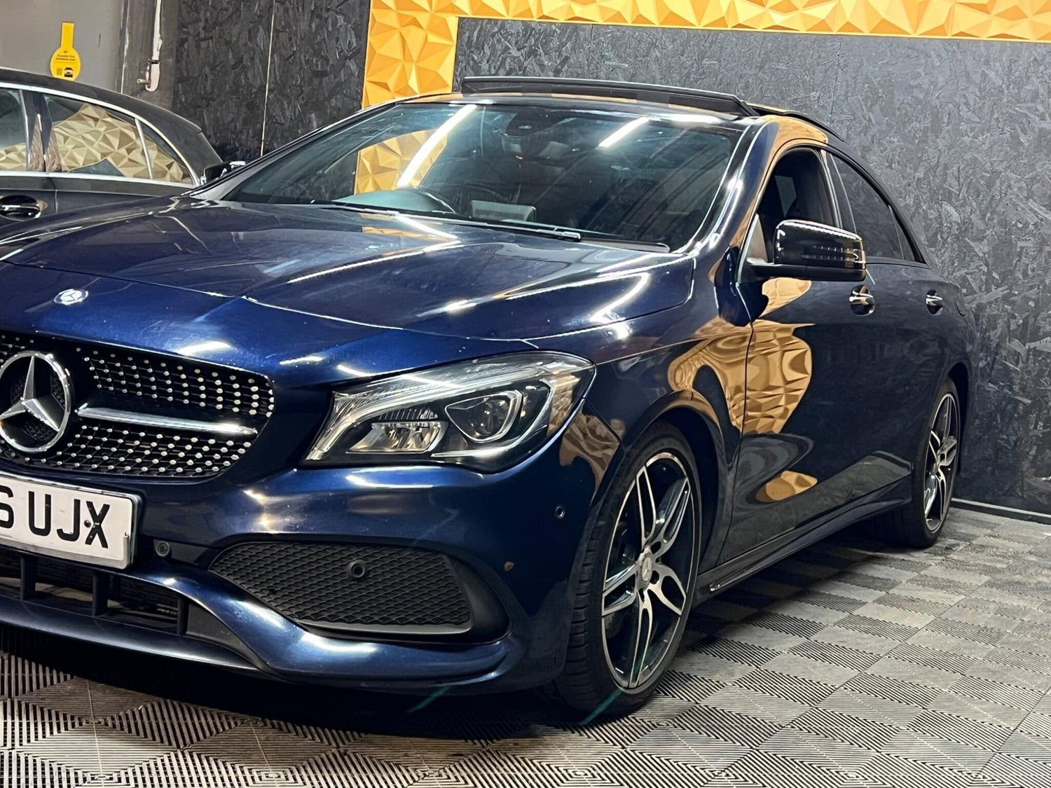 [ berth ]Mercedes-Benz CLA Class