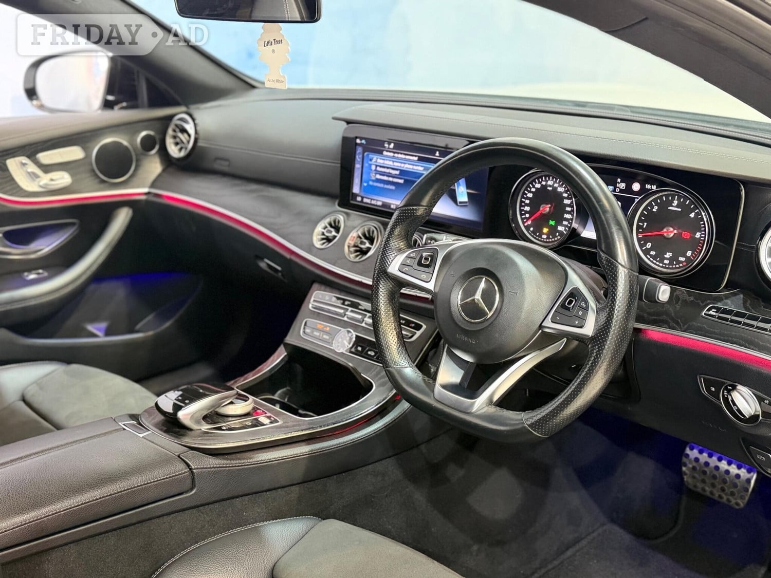 [ berth ]Mercedes-Benz E Class