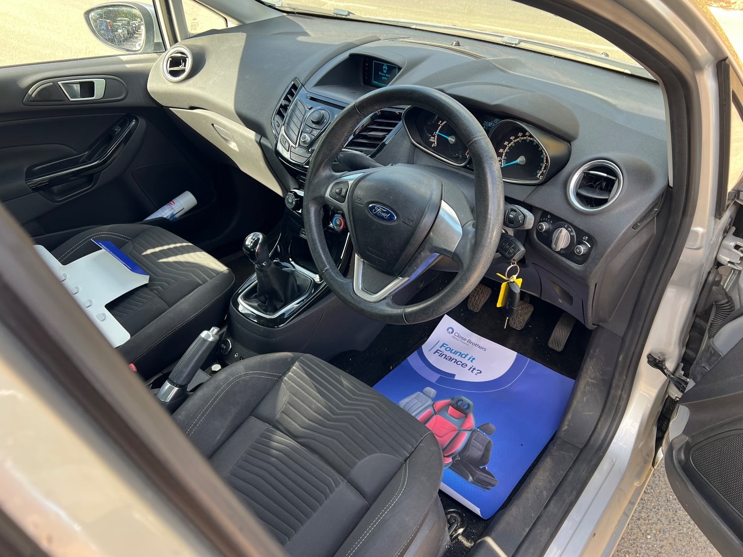 Ford Fiesta 2014 - Cars in Horley