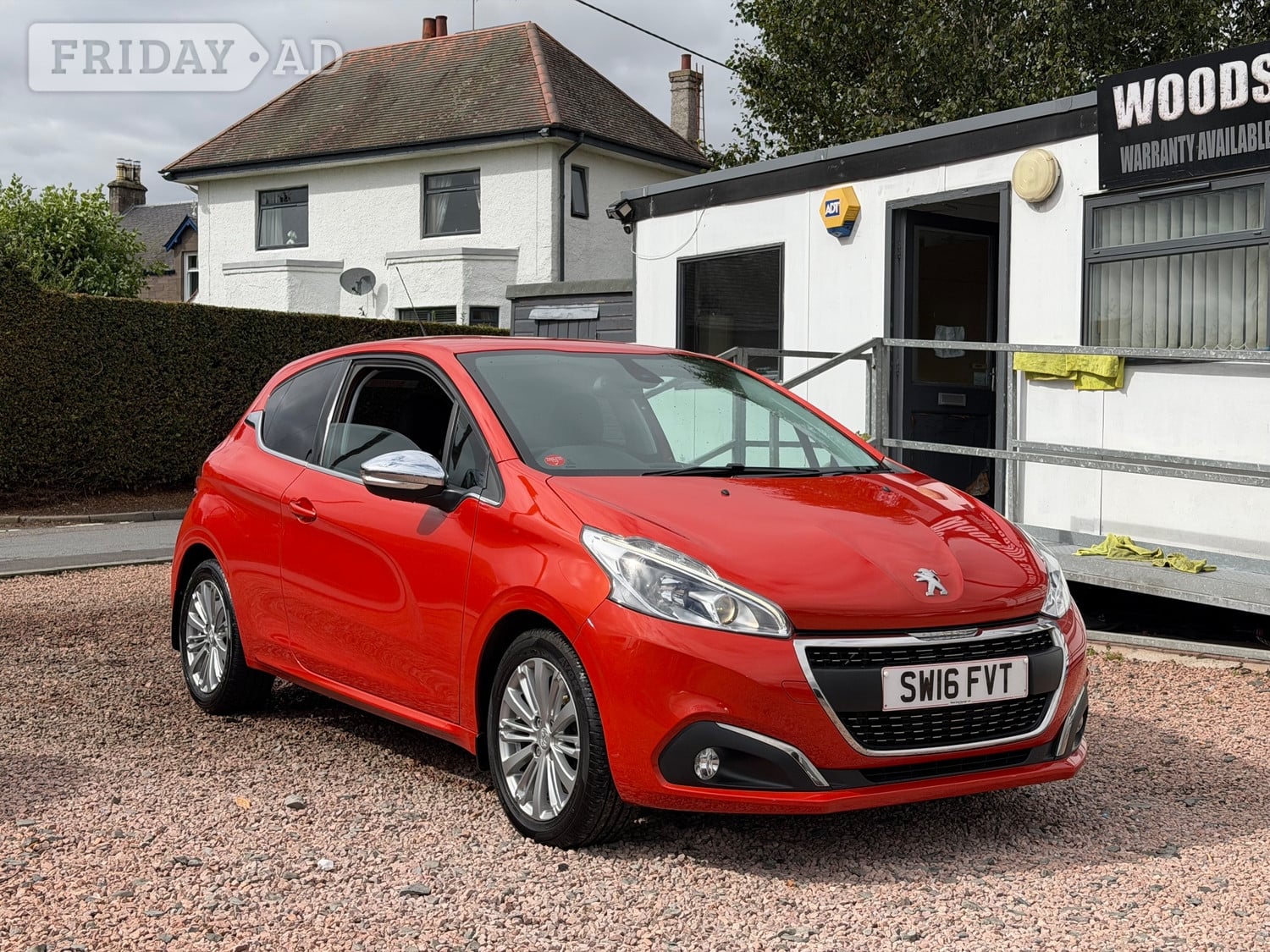 [ berth ]Peugeot 208