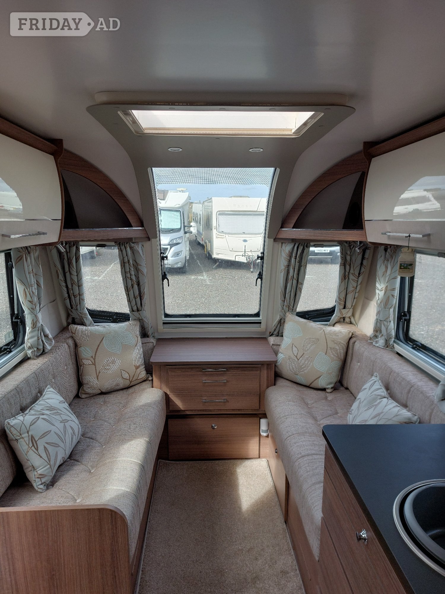 [ berth ]Bailey Unicorn Cadiz 4 Black Edition