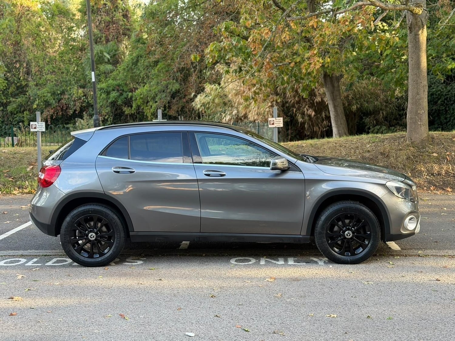 [ berth ]Mercedes-Benz GLA
