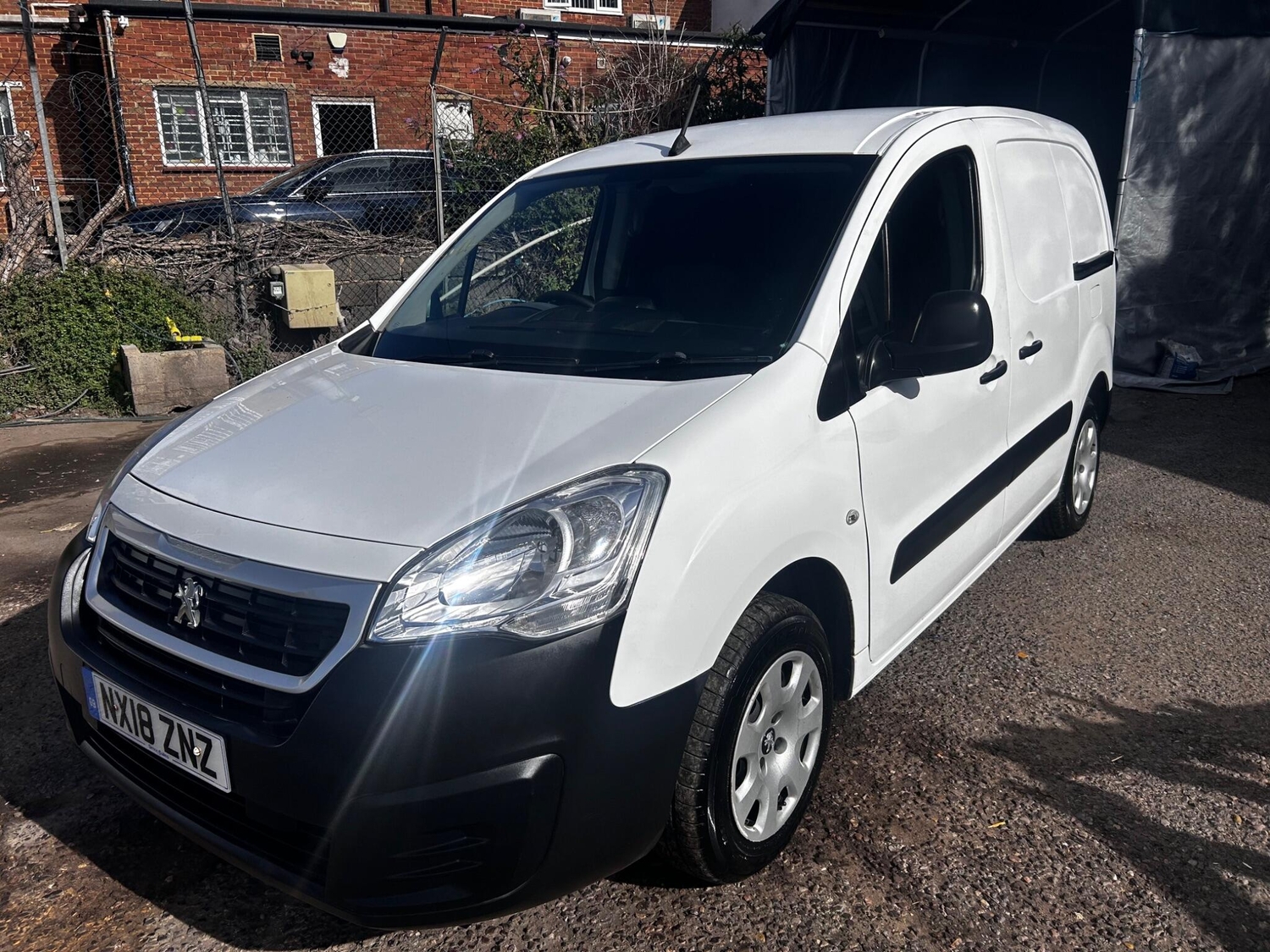 [ berth ]Peugeot Partner