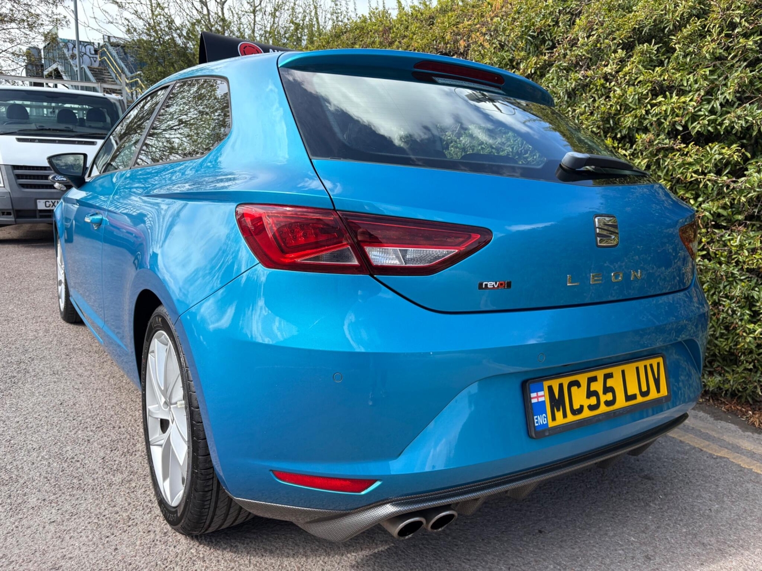 [ berth ]SEAT Leon