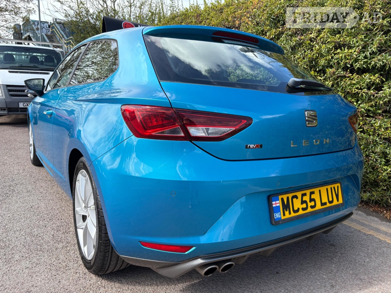 [ berth ]SEAT Leon