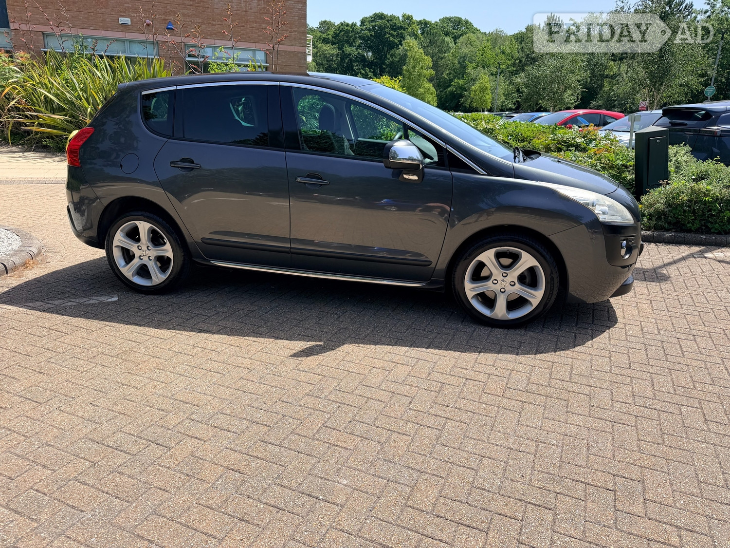 [ berth ]Peugeot 3008