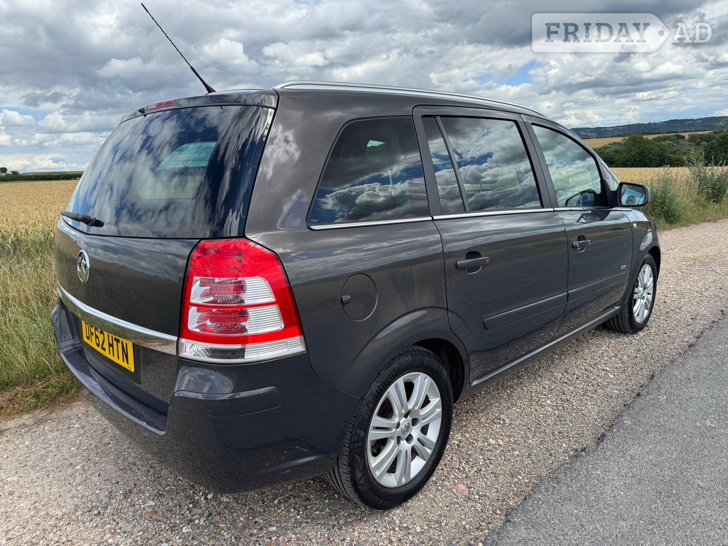 Vauxhall Zafira 2012 - Cars in Watlington