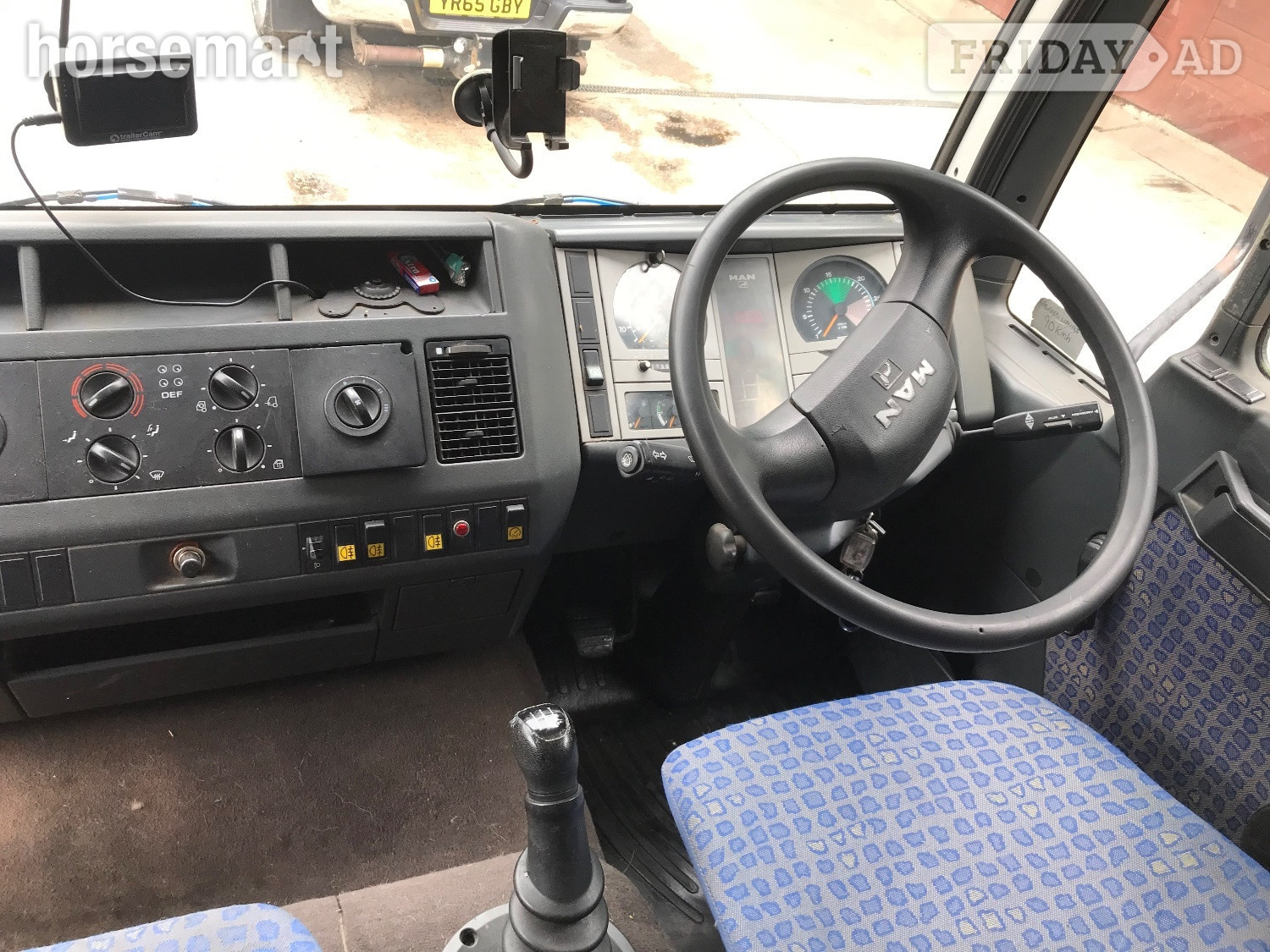 L 2000 Man Horsebox - Trailers & Horseboxes