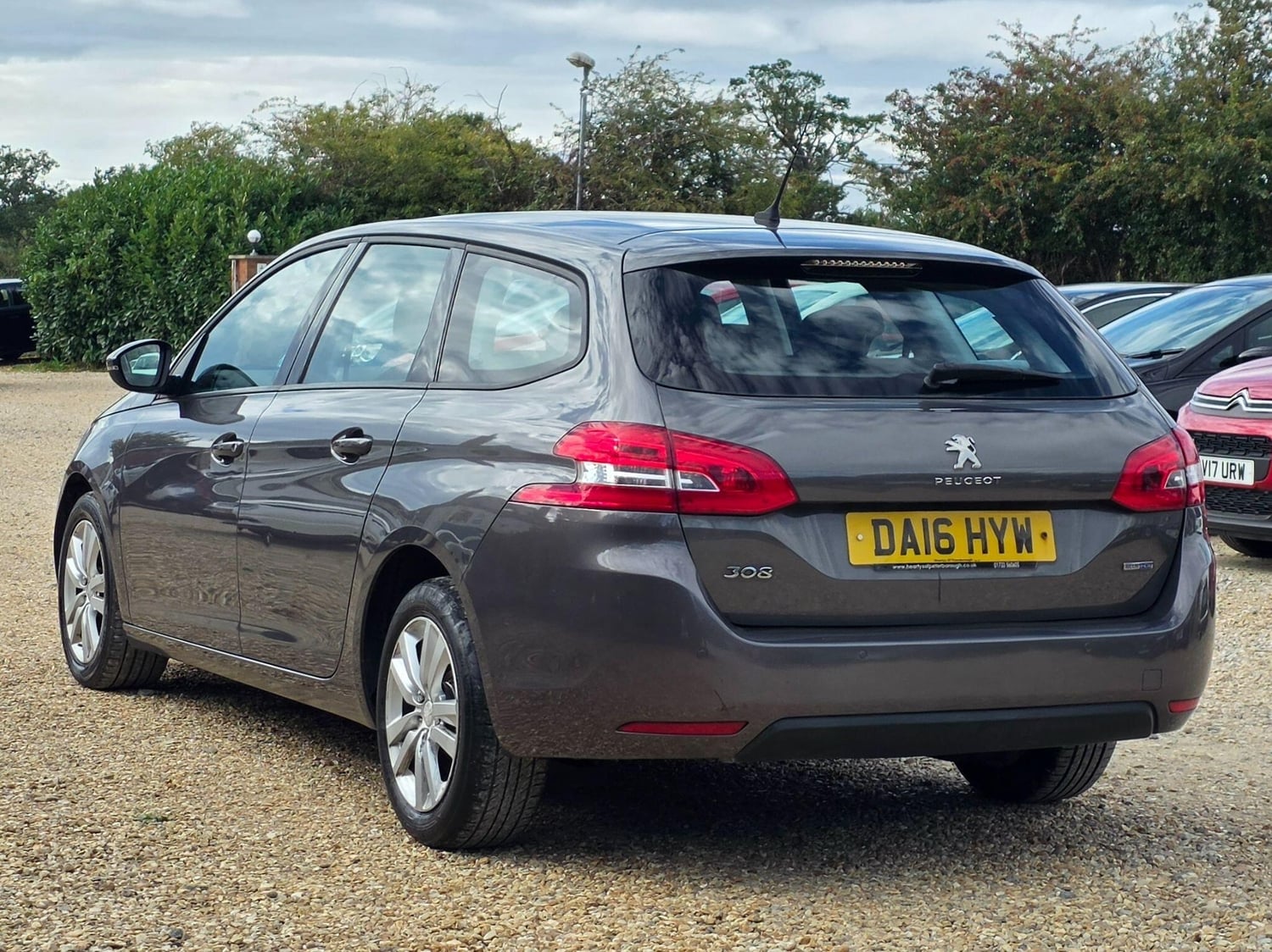 Peugeot 308 SW 2016 - Cars in Shefford