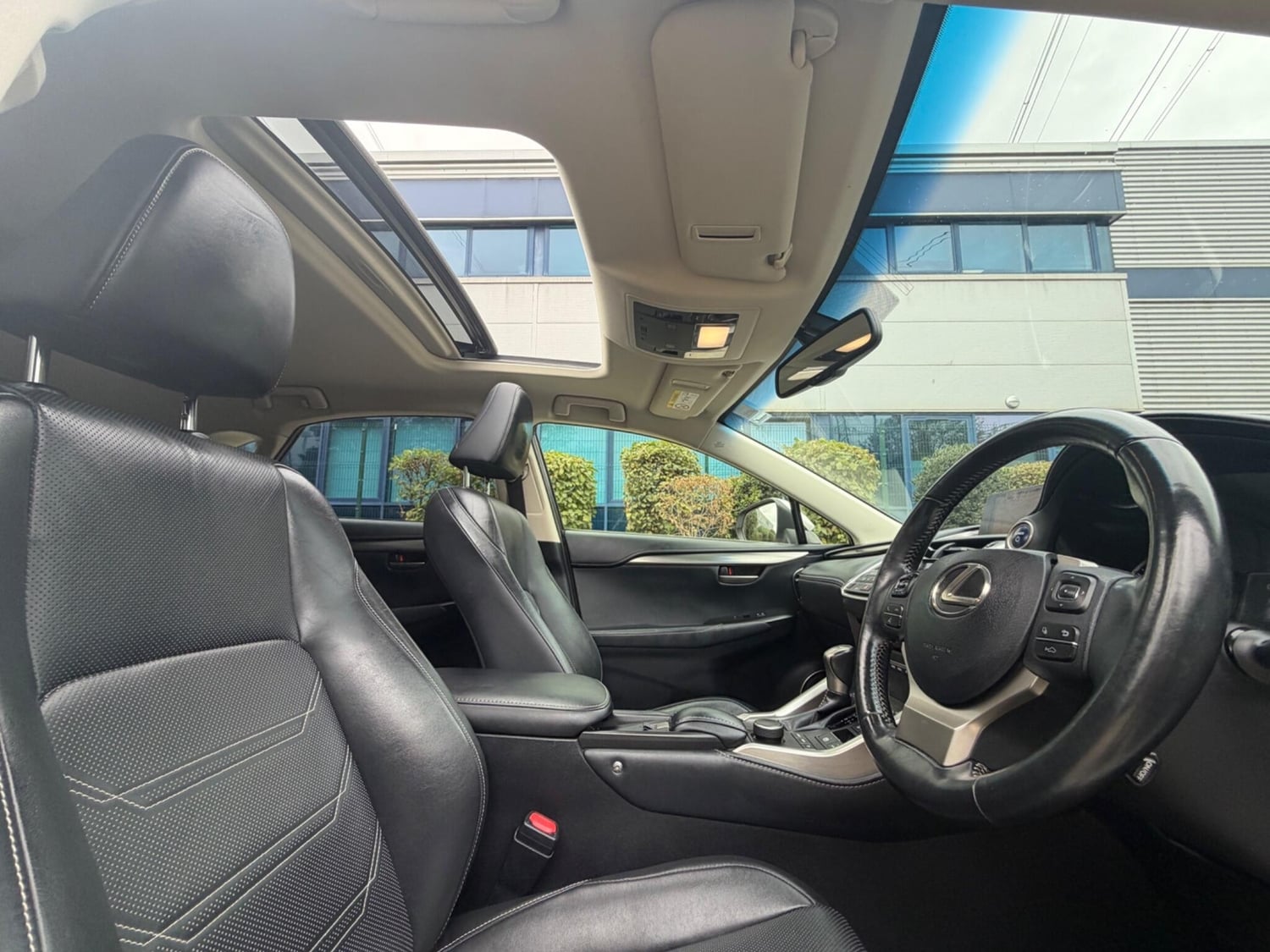 [ berth ]Lexus NX