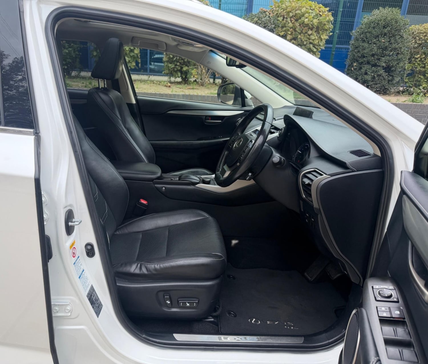 Lexus NX 2015 - Cars in Havering