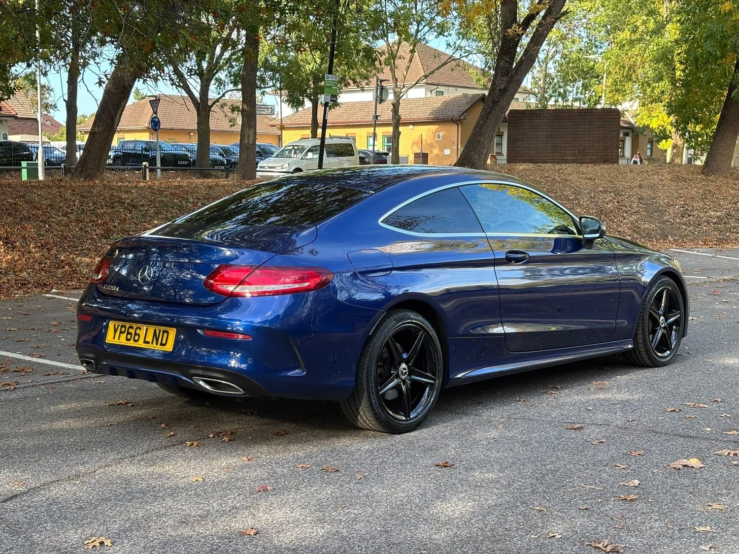 [ berth ]Mercedes-Benz C Class