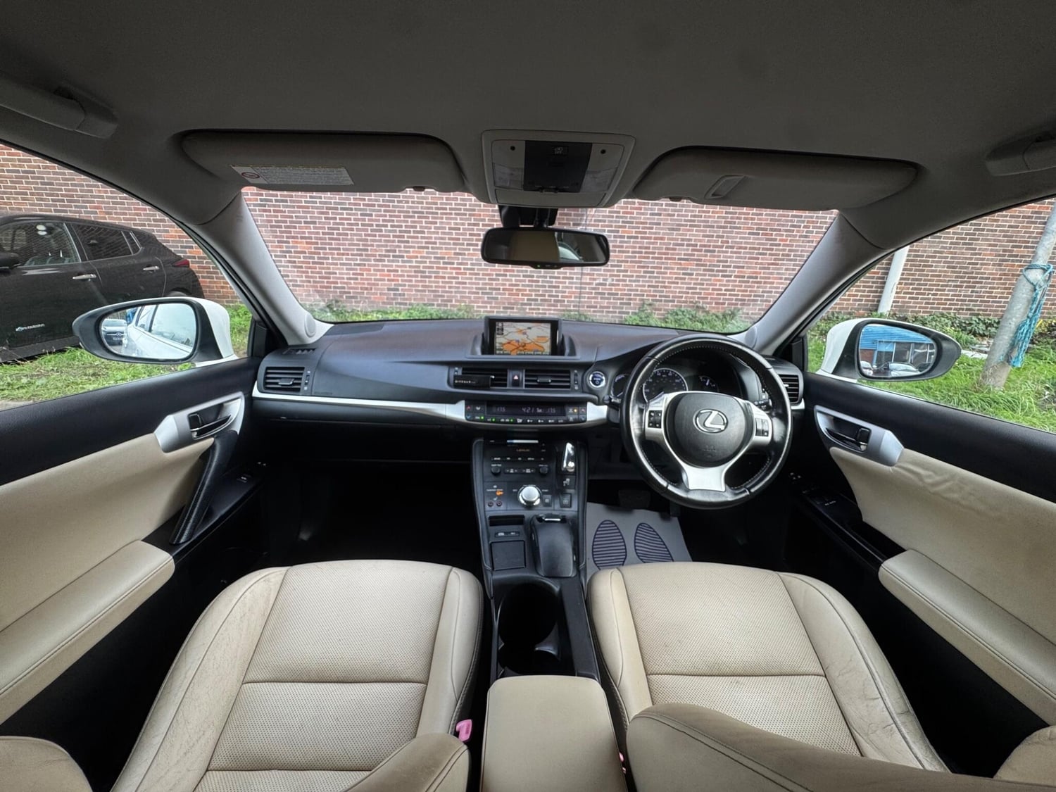 [ berth ]Lexus CT