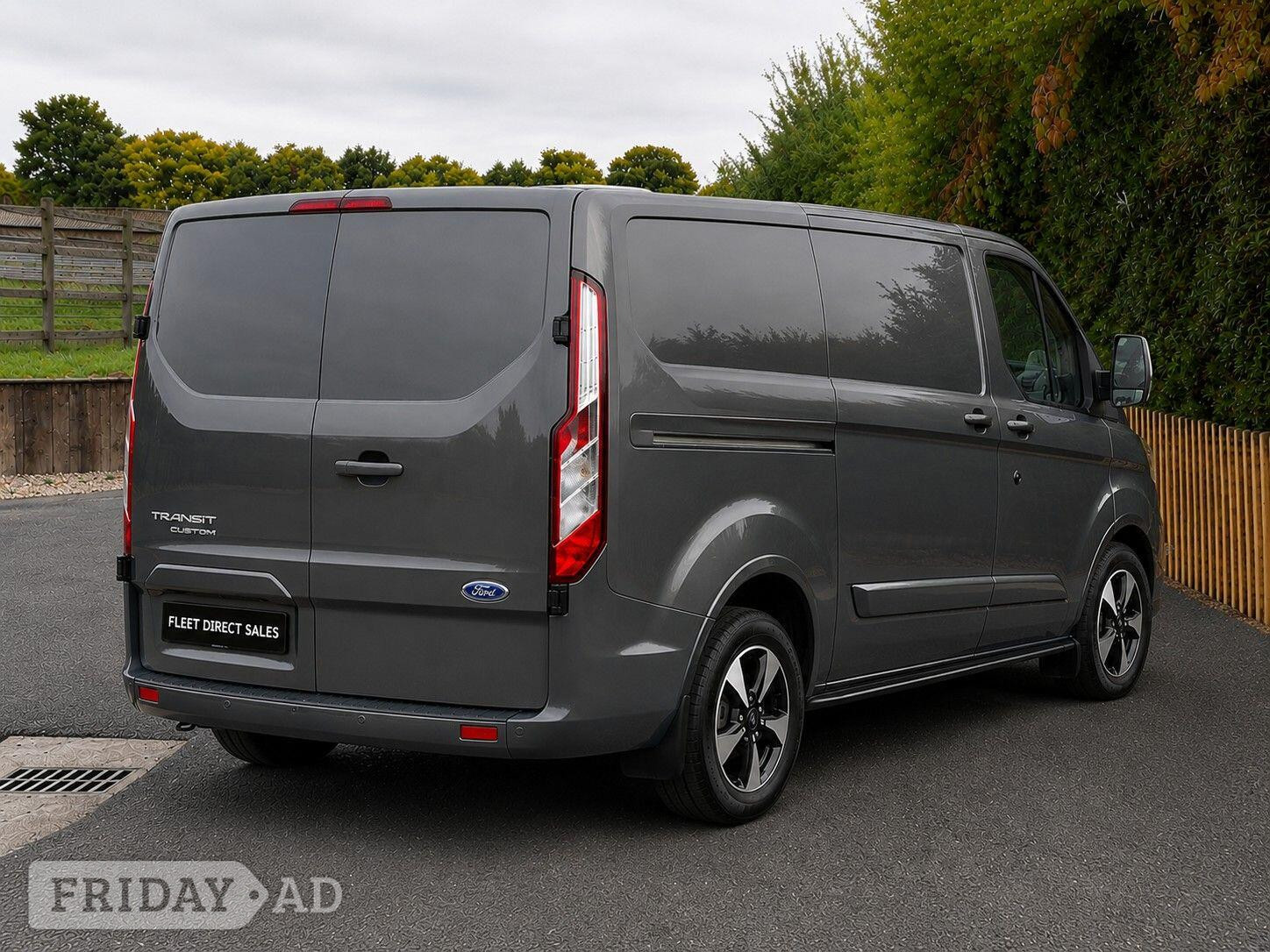[ berth ]Ford Transit Custom