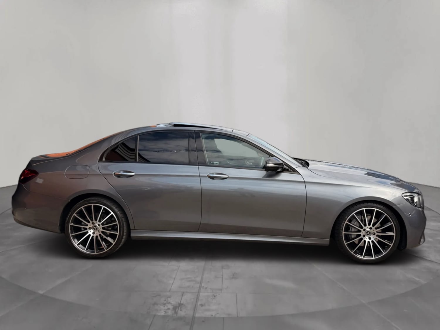 [ berth ]Mercedes-Benz E Class