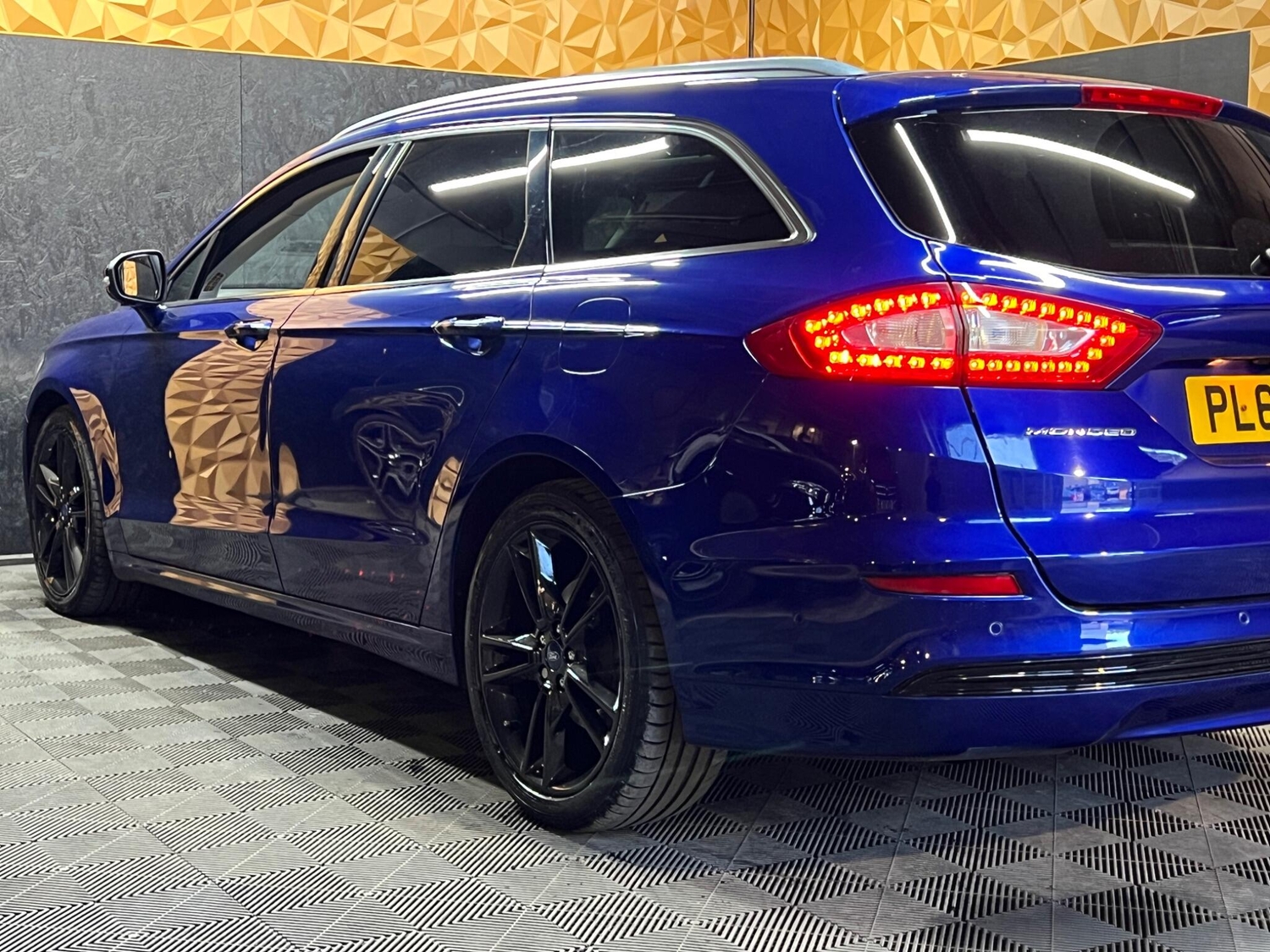 Ford Mondeo 2016 - Cars in Halifax