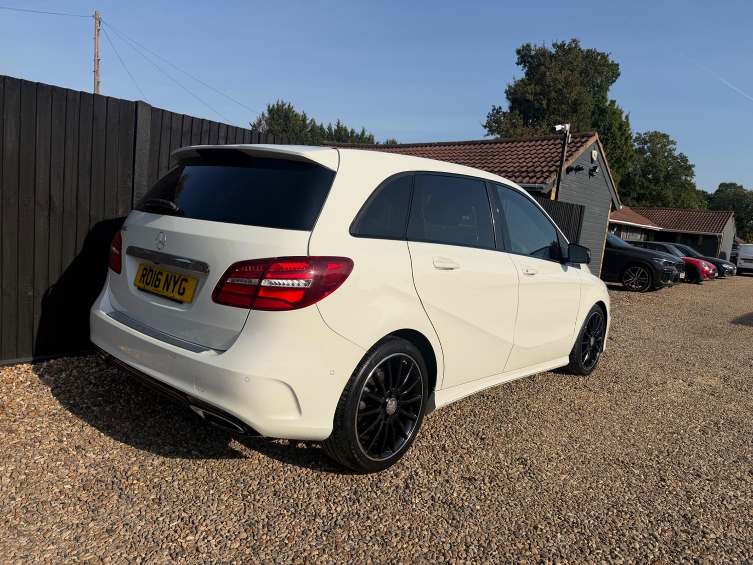 Mercedes-Benz B Class 2016 - Cars in Addlestone