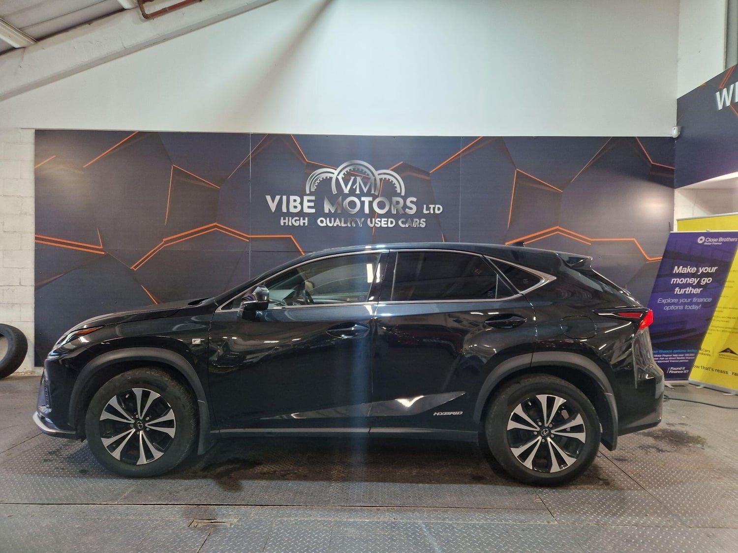 Lexus NX 2019 - Cars