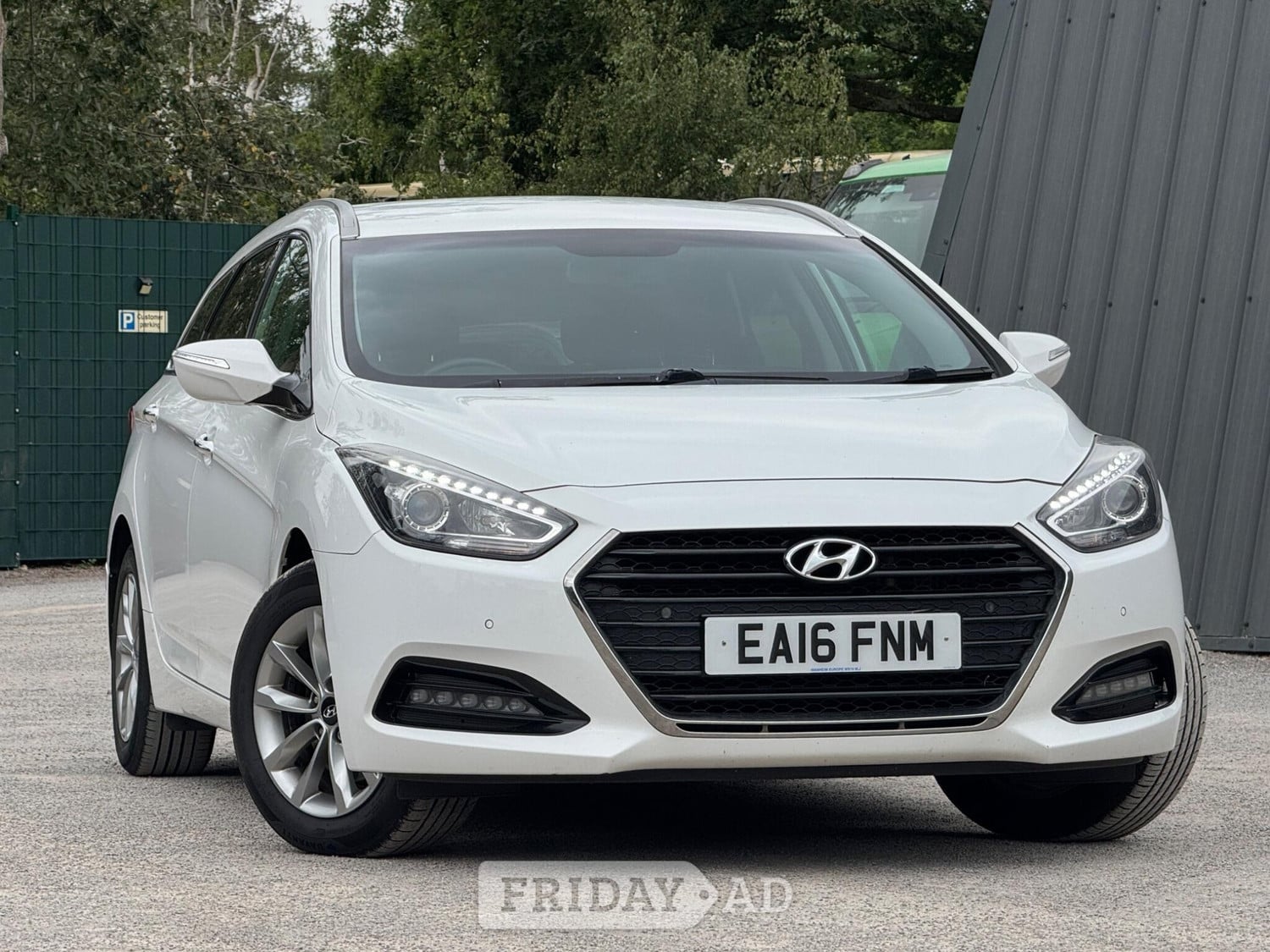 Hyundai i40 2016 in Farnham