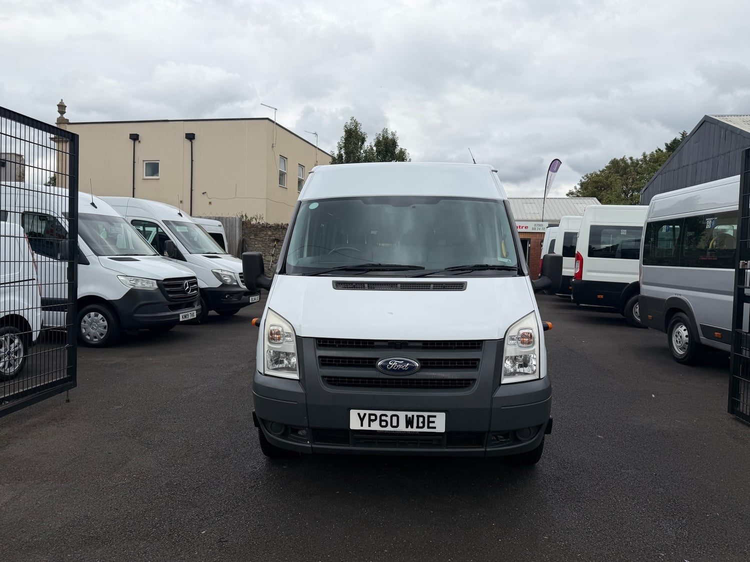 [ berth ]Ford Transit