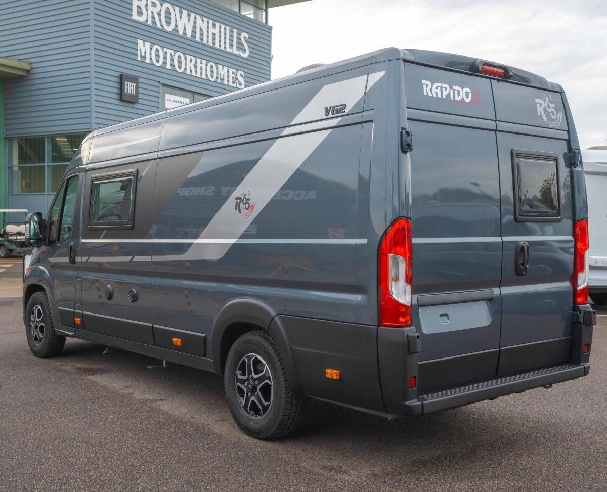 [3 berth ]Rapido Van Series V62