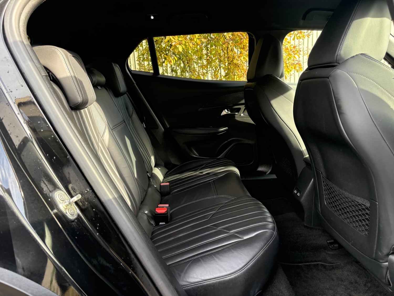 Peugeot 2008 2021 - Cars